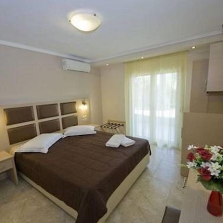 Gaia Studios & Apartments Неа-Плайя Экстерьер фото